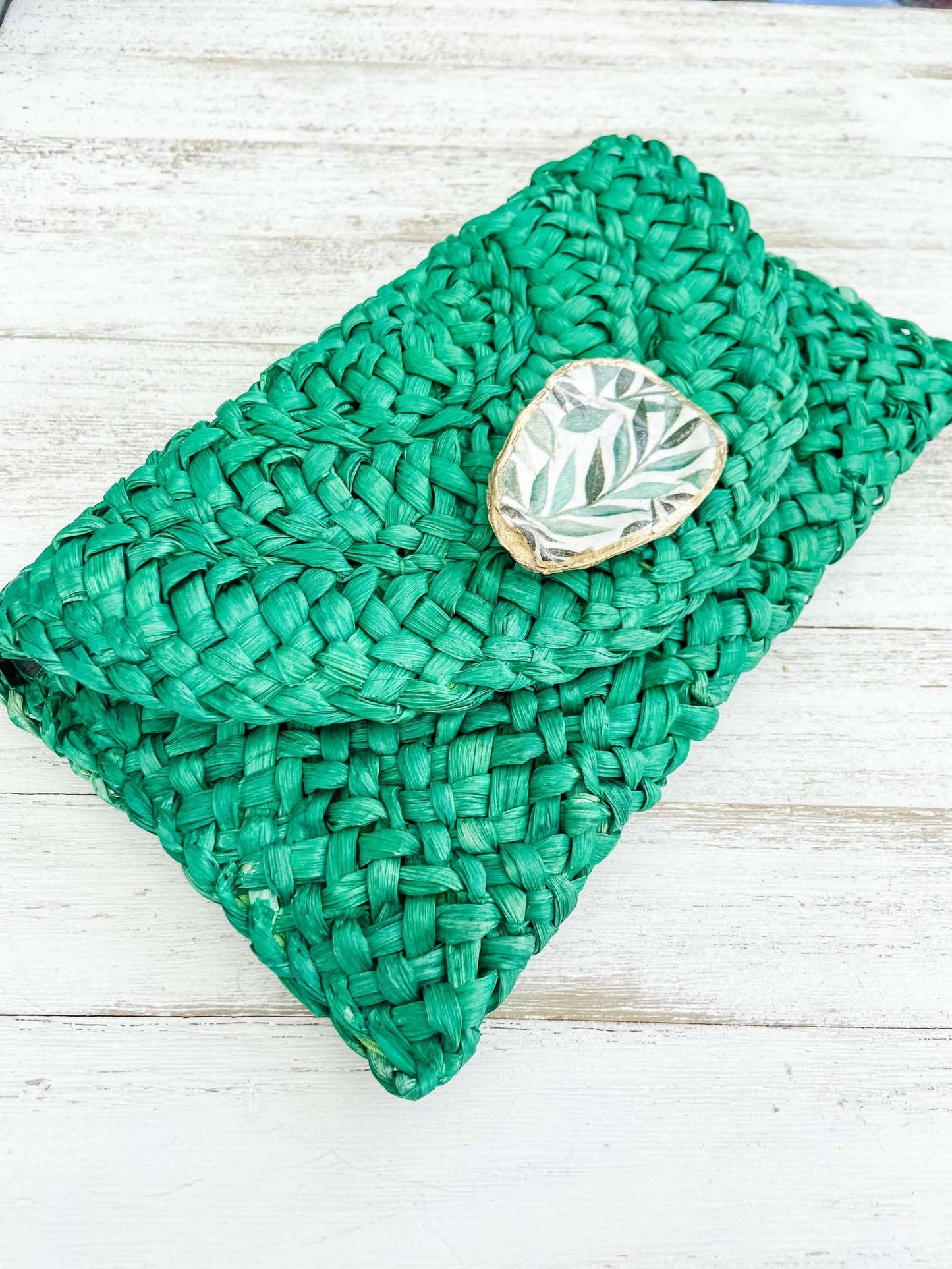 Oyster Botanical Shell Clutch in Green