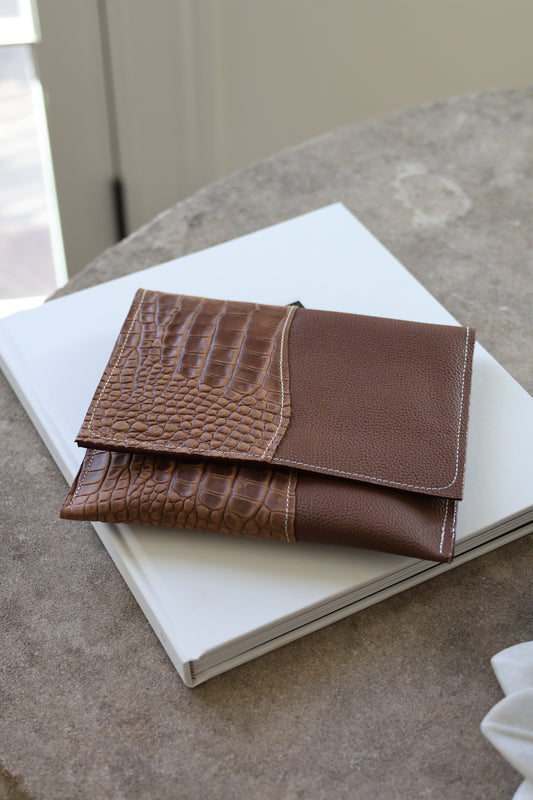 Eleanor Style Clutch in Two-Tone Brown