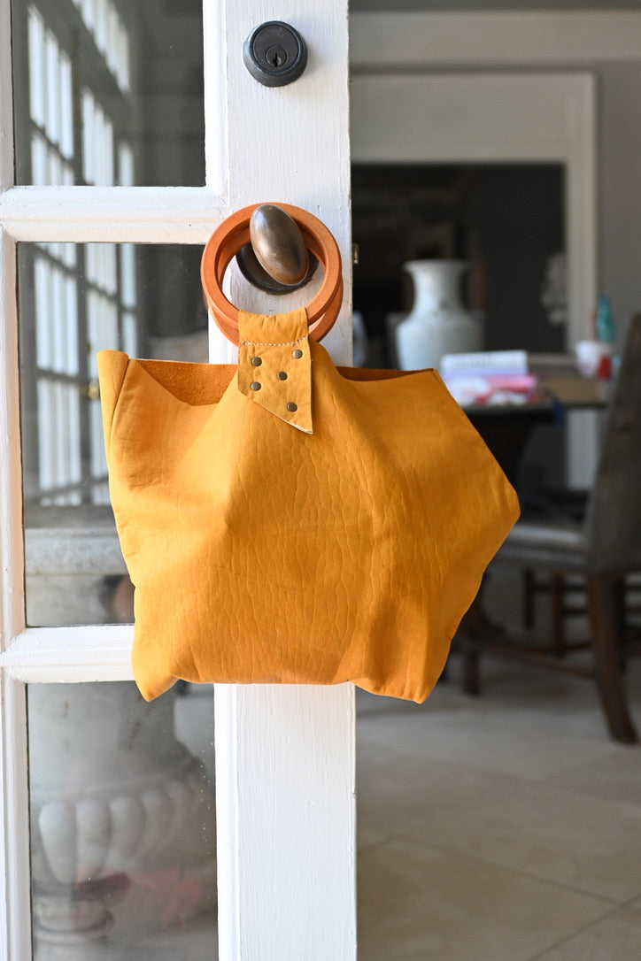 Liza Style Handle Bag in Yellow 