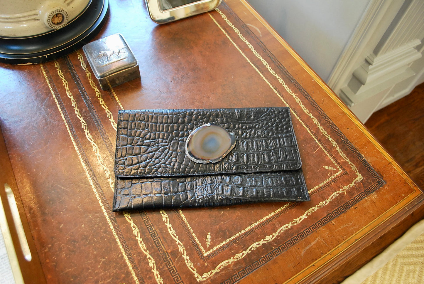 Eleanor Style Clutch in Black with Large Agate Stone
